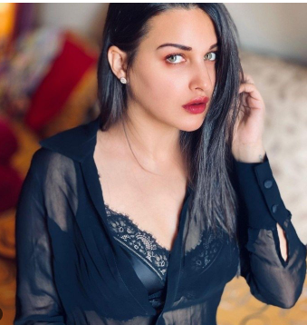 Himanshi Khurana 